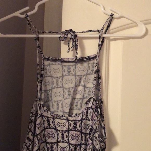 Patterned Tank Top - Picture 2 of 3